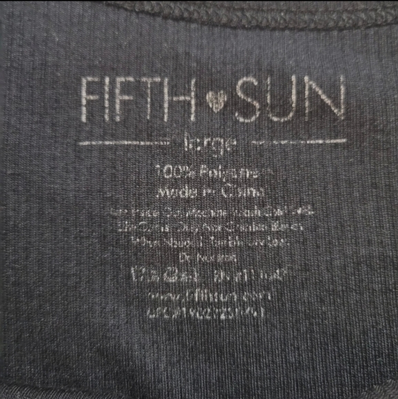 Black Sleeveless Ribbed Graphic Top - Picture 3 of 3